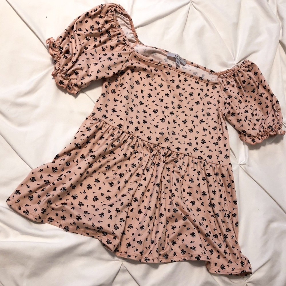 Baby pink flowy top!💕